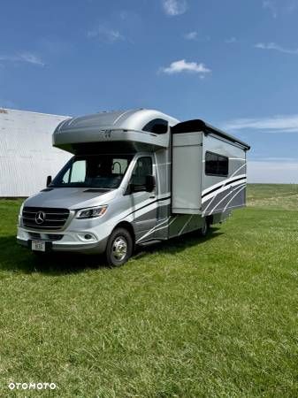 Ford Sunseeker E-450 Cutaway - 34