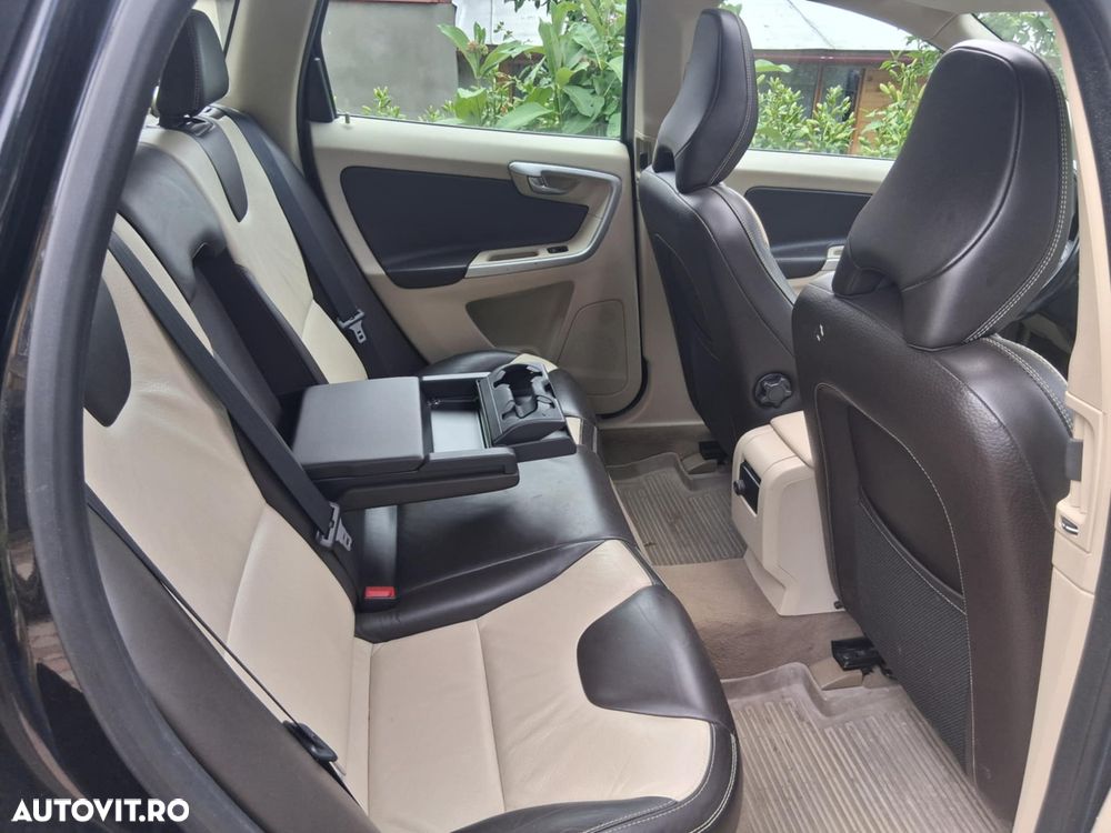 Volvo XC 60 D5 AWD Aut. Summum - 13