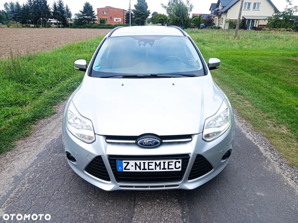 Ford Focus 1.6 TDCi DPF SYNC Edition - 28
