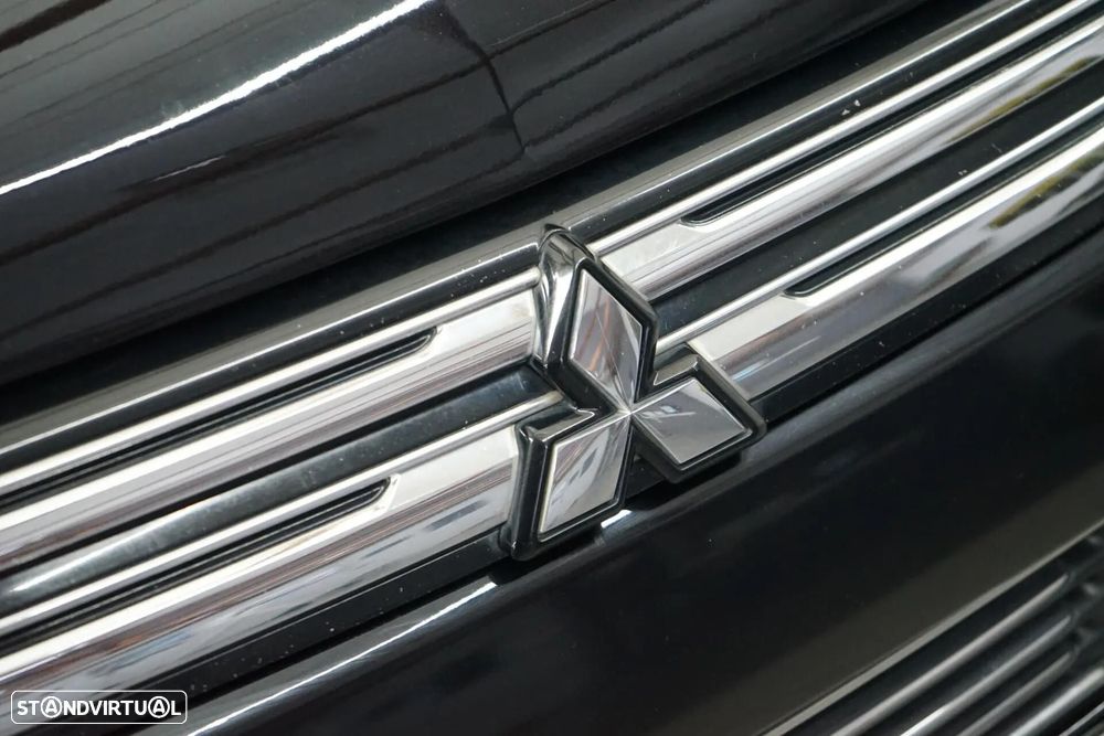 Mitsubishi Outlander 2.0 4WD Plus - 6