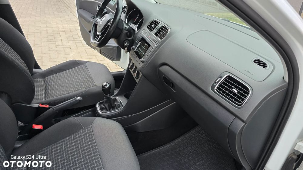 Volkswagen Polo 1.2 TSI BMT Comfortline - 27