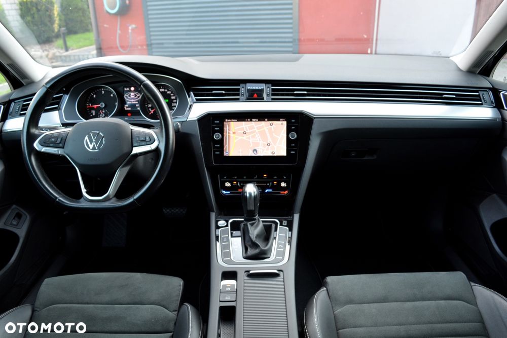 Volkswagen Passat 2.0 TDI SCR DSG Elegance - 22