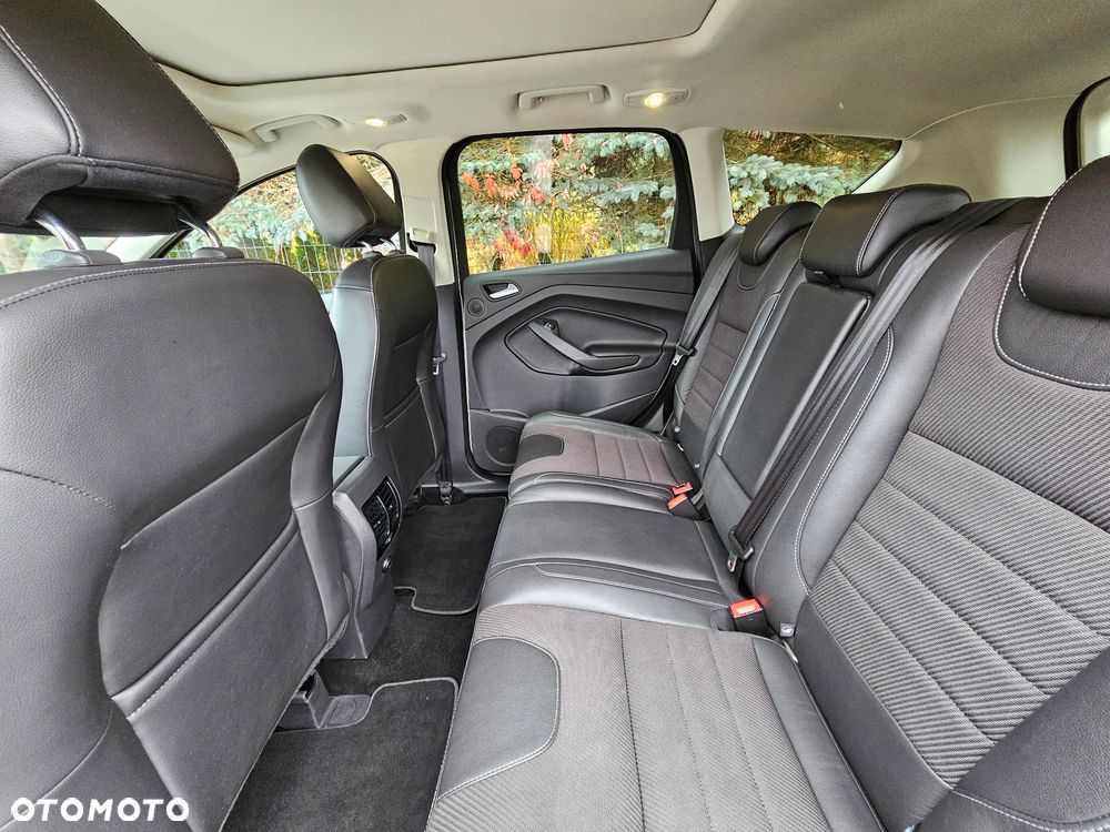 Ford Kuga 2.0 TDCi 4x4 Titanium - 34