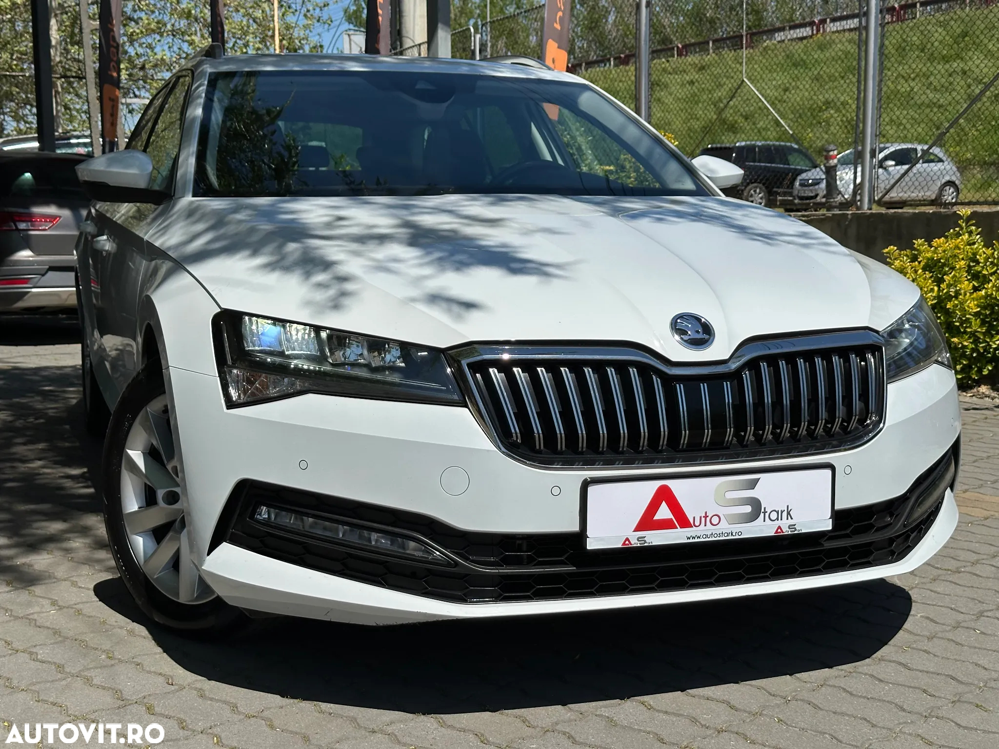 Skoda Superb Combi 2.0 TDI 4x4 DSG Premium Edition - 11