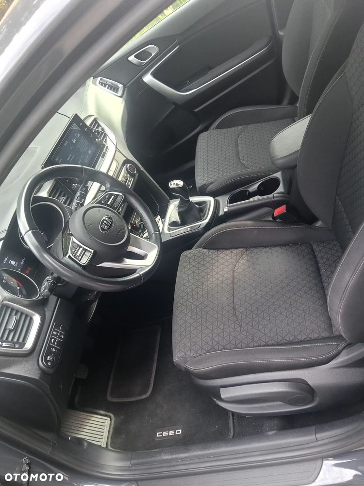 Kia Ceed 1.5 T-GDI L - 8