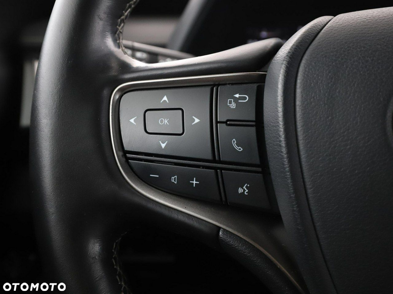 Lexus UX 250h Prestige 2WD - 33