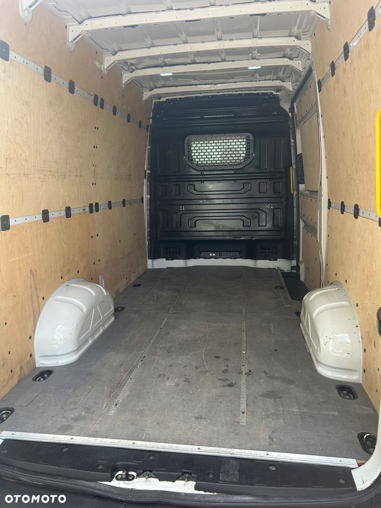 Volkswagen Crafter - 14