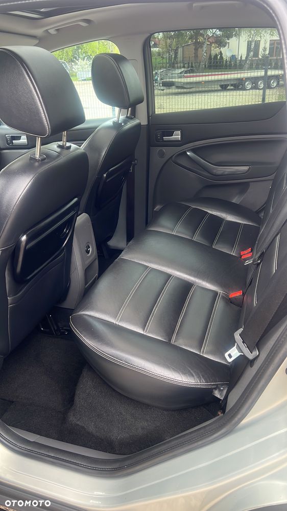 Ford Kuga - 21