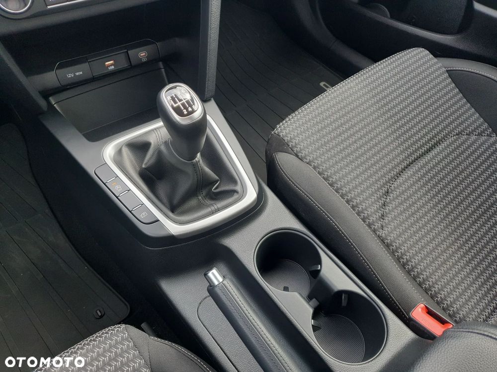 Kia Ceed 1.5 T-GDI M - 16