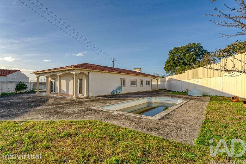 Casa / Villa T5 em Regueira de Pontes de 318,00 m2 - Grande imagem: 2/30