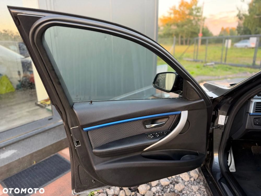 BMW Seria 3 320d M Sport Shadow sport - 12