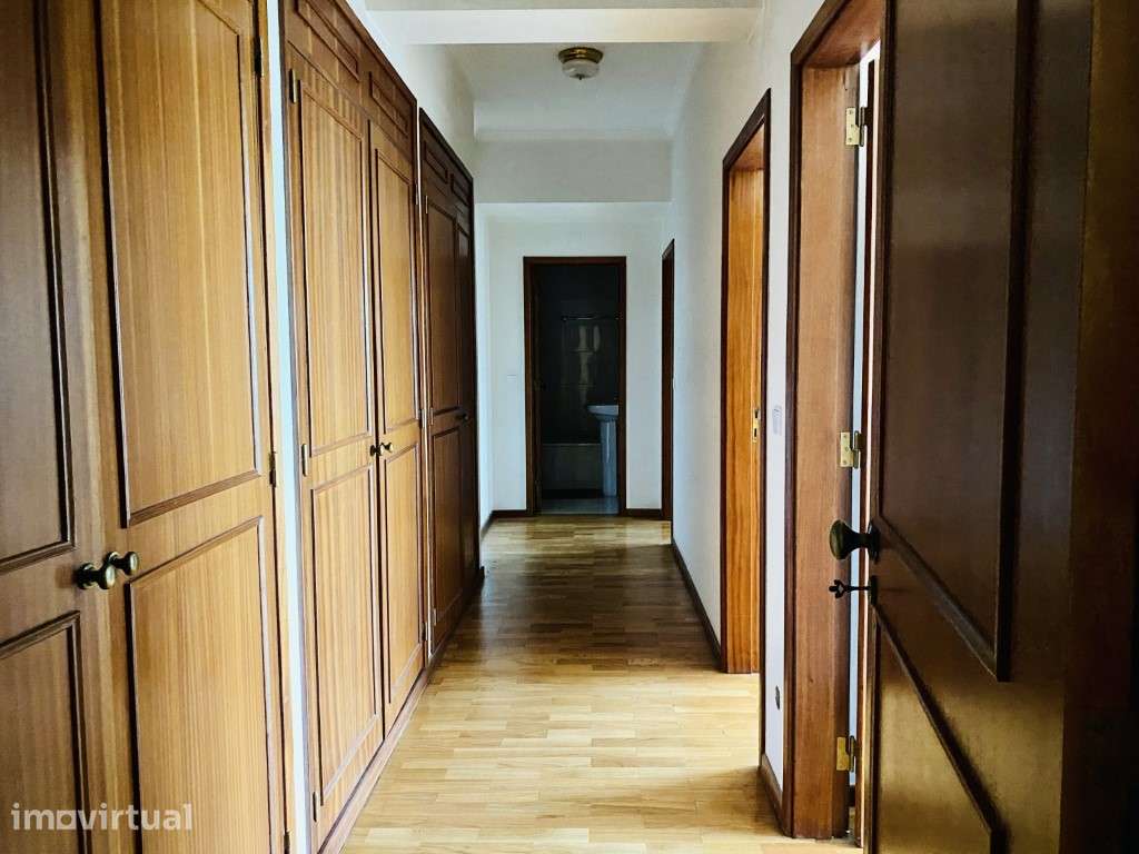 Apartamento tipologia T3 com elevador - centro cidade - Grande imagem: 4/25