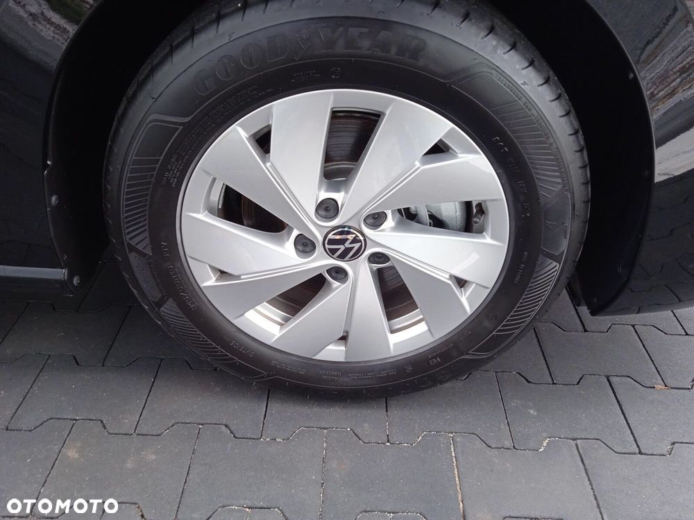 Volkswagen Passat - 14