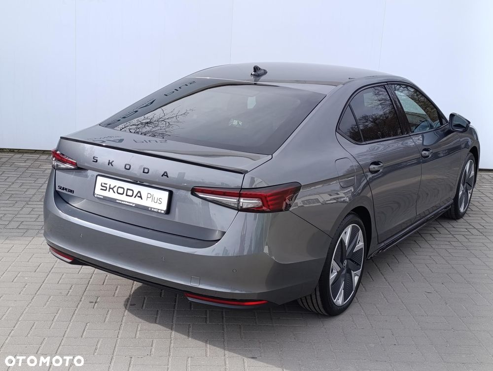 Skoda Superb 2.0 TSI Sportline DSG - 5