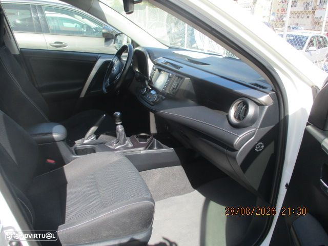 Toyota RAV4 2.0 D-4D 4x2 S&S Edition - 9