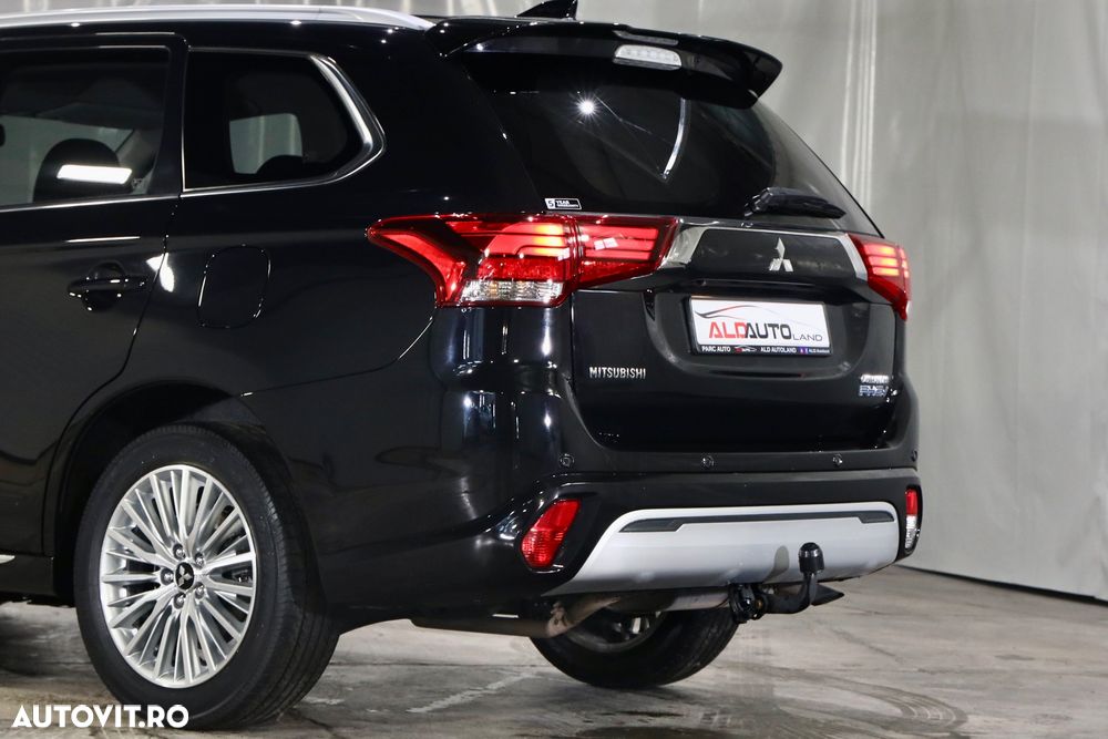 Mitsubishi Outlander PHEV 2.4 L 4X4 Instyle - 29