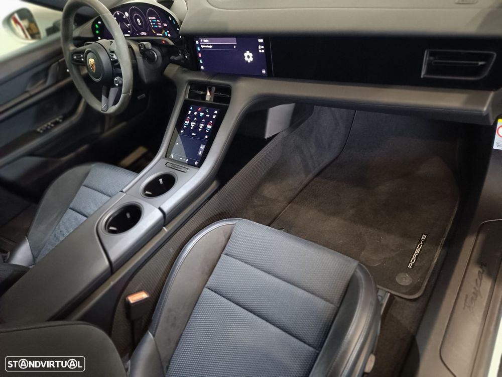 Porsche Taycan 4 - 29
