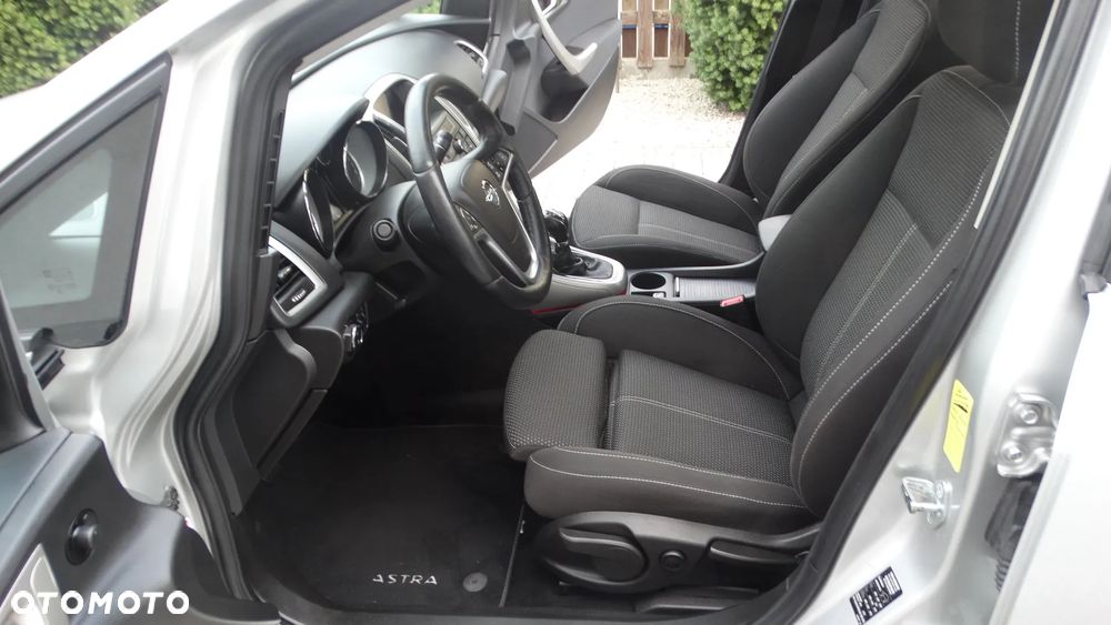 Opel Astra 1.4 T Enjoy - 16