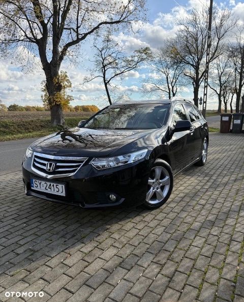 Honda Accord 2.0 Executive Nav - 1