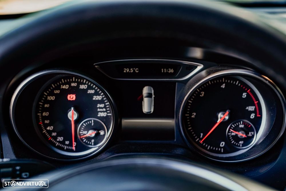 Mercedes-Benz CLA 180 - 12