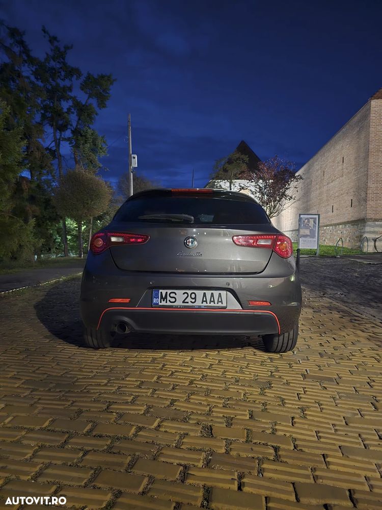 Alfa Romeo Giulietta - 8