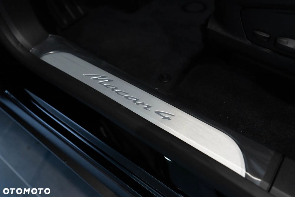 Porsche Macan - 33