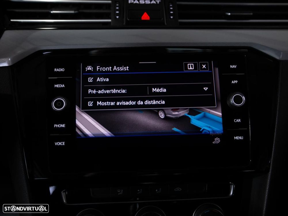 VW Passat 1.6 TDI Business DSG - 31