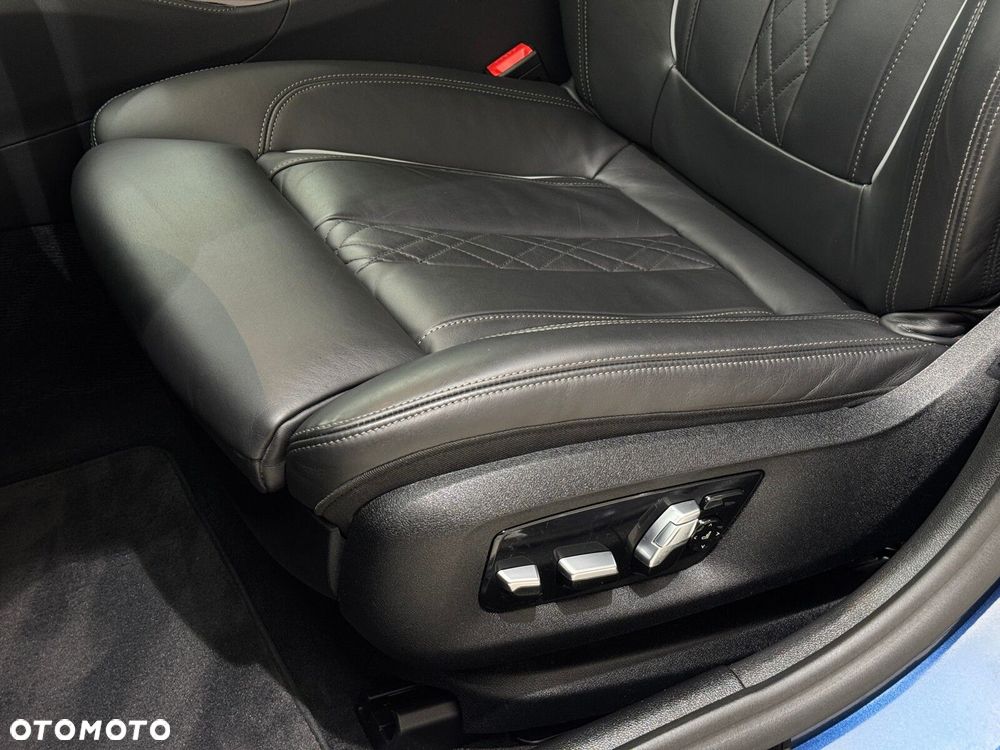 BMW Seria 5 530e Luxury Line - 11