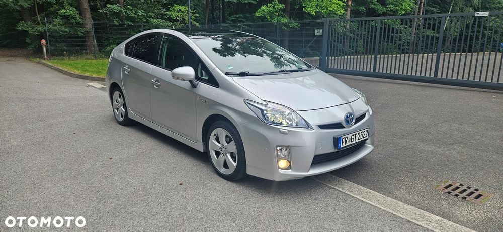 Toyota Prius (Hybrid) Executive - 2