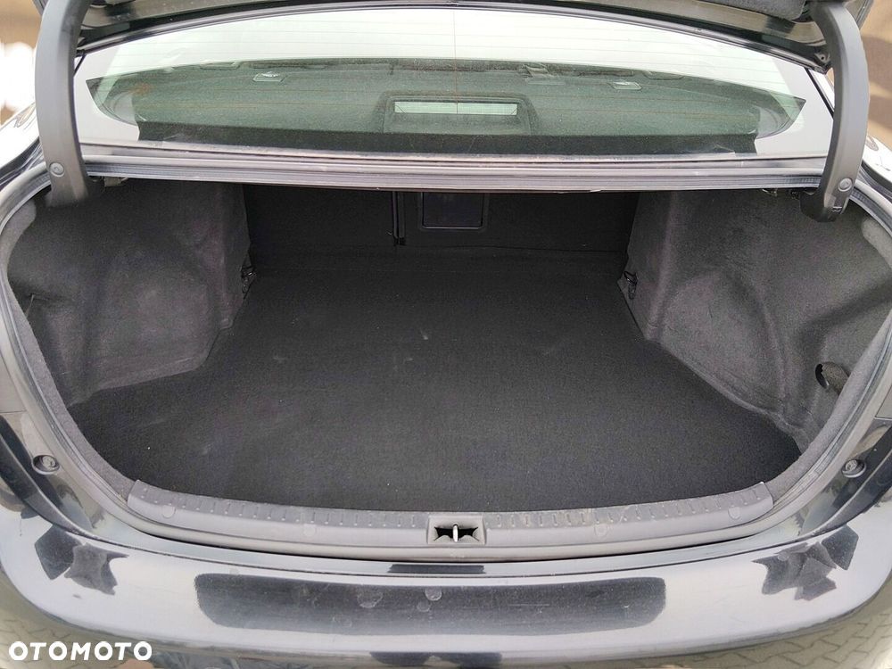 Toyota Avensis - 27