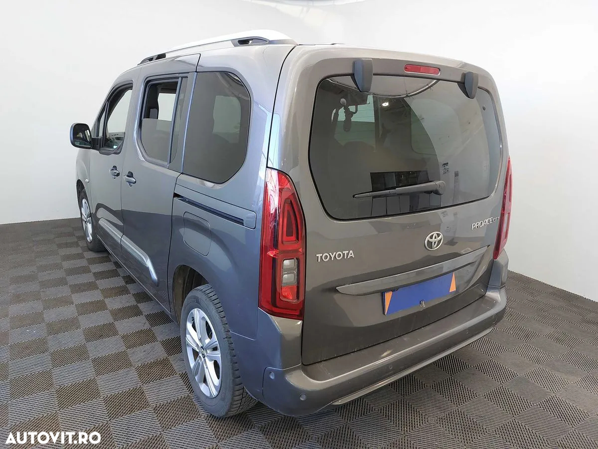 Toyota Proace City Verso 1.5 D-4D 102CP 5MT 4+1 L1H1 Family - 7
