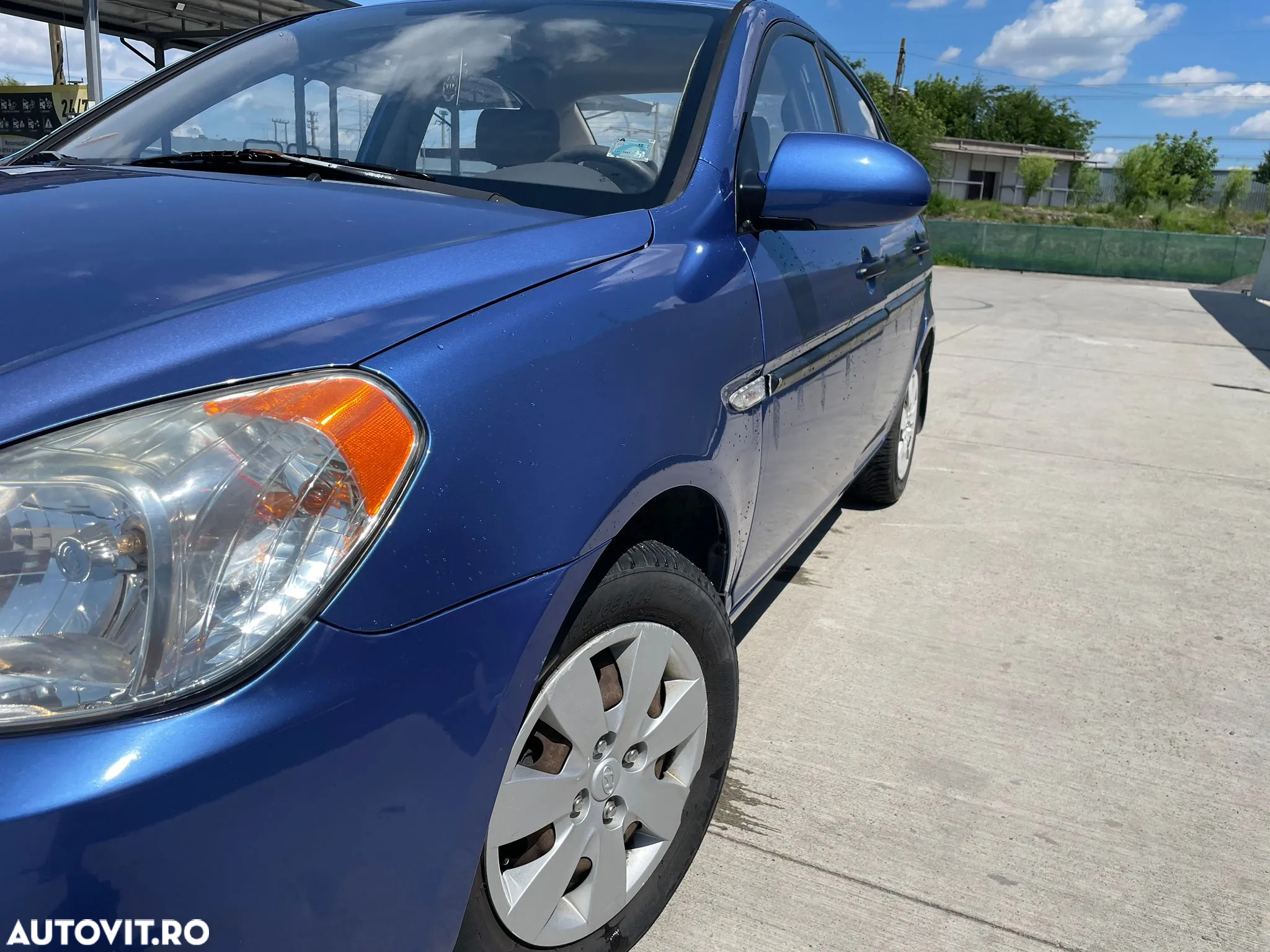 Hyundai Accent - 10