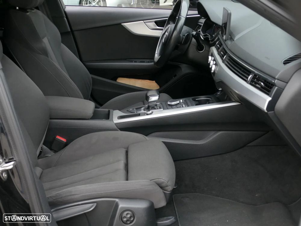 Audi A4 Avant 40 TDI Sport S tronic - 31