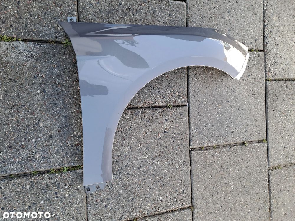 Ford Fokus MK3 błotnik lewy oryginał kod lakieru VB