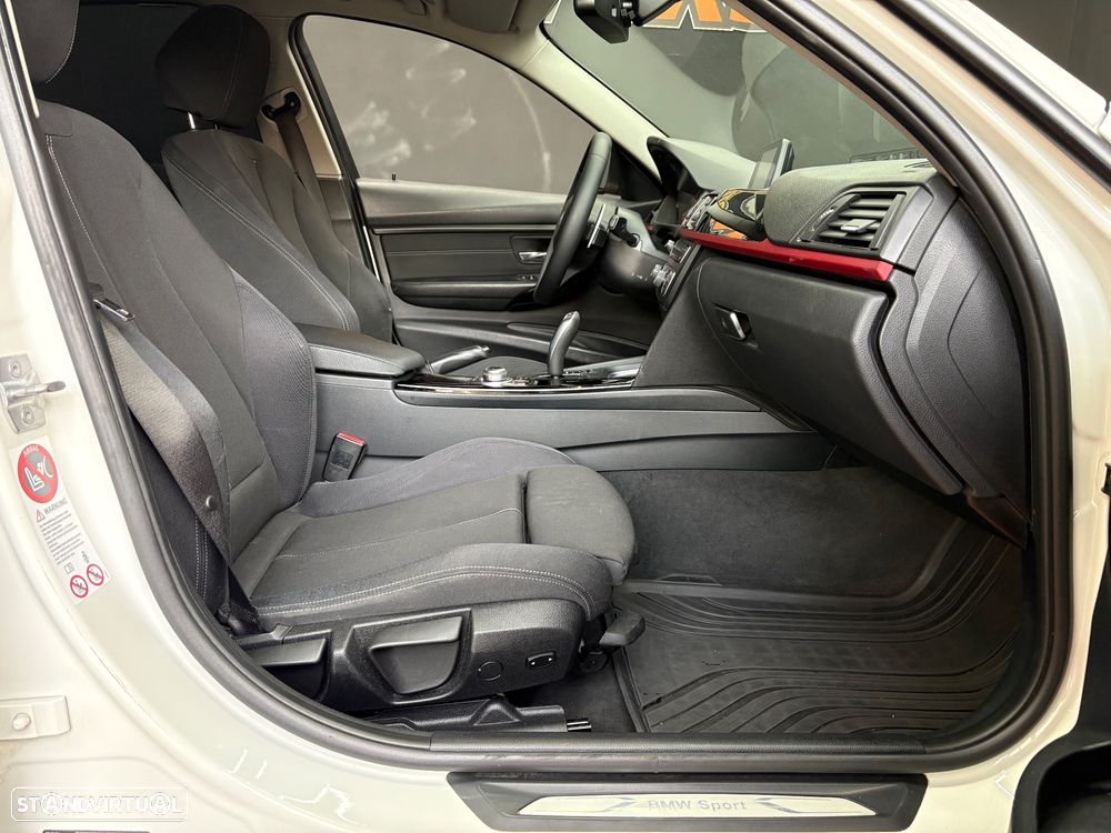 BMW 318 d Aut. Blue Performance Sport Line - 38