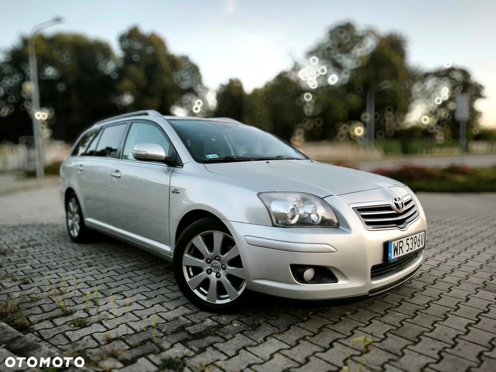 Toyota Avensis - 1