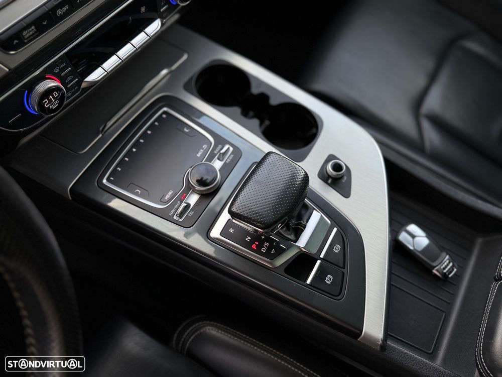 Audi Q7 3.0 TDI quattro tiptronic 7L - 36