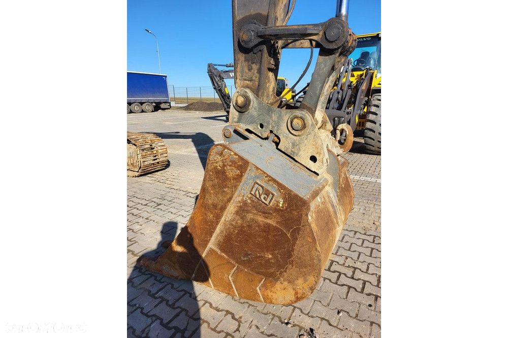 Volvo EC200EL - 7