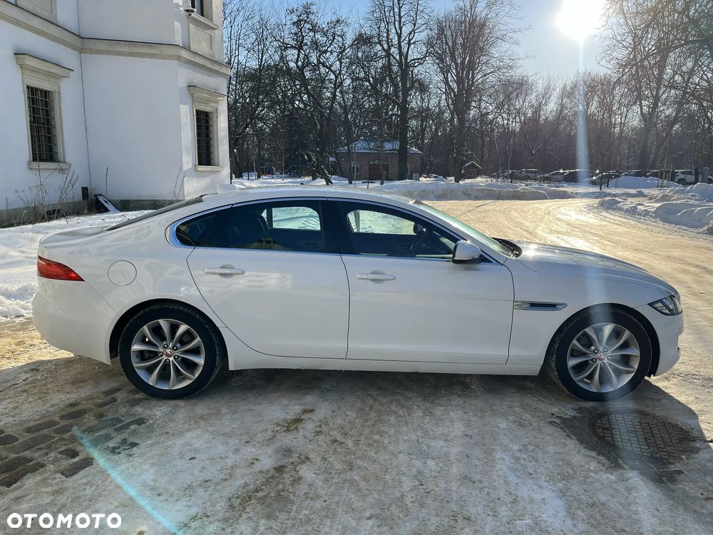Jaguar XF 2.0 T Prestige - 5
