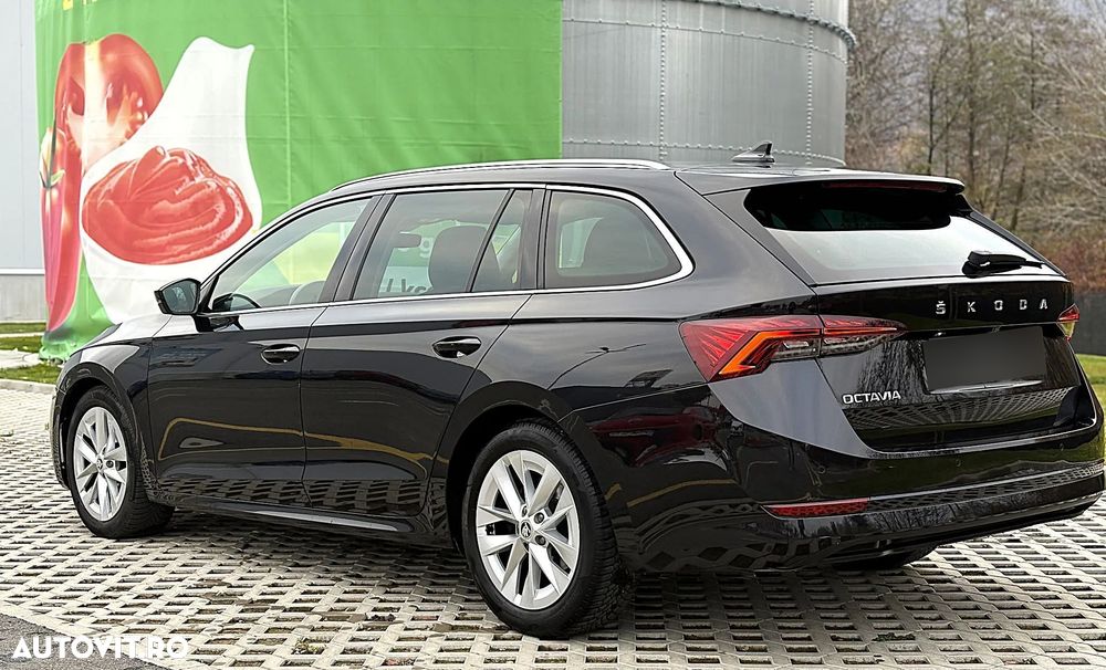 Skoda Octavia 2.0 TDI DSG Sportline - 12