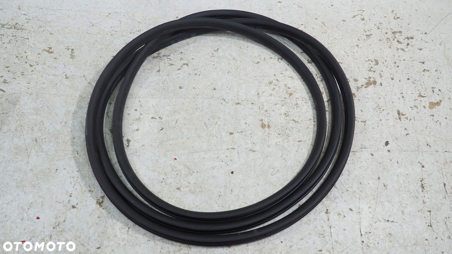 Mercedes Sprinter W906 uszczelka drzwi przesuwnych A9066975798 - 2