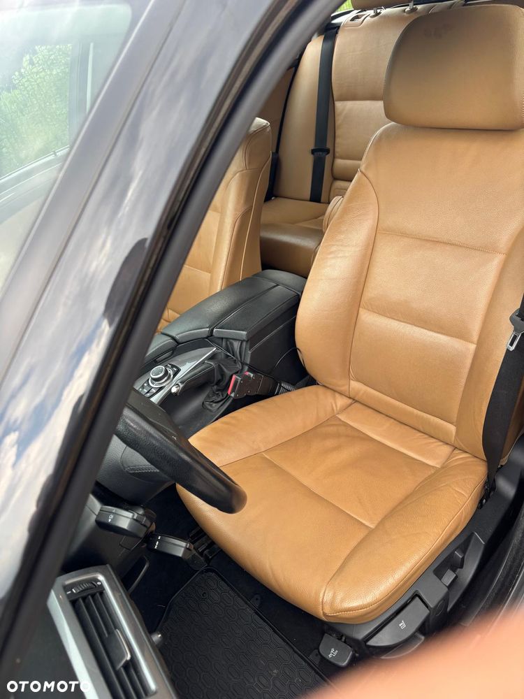 BMW Seria 5 525i - 11