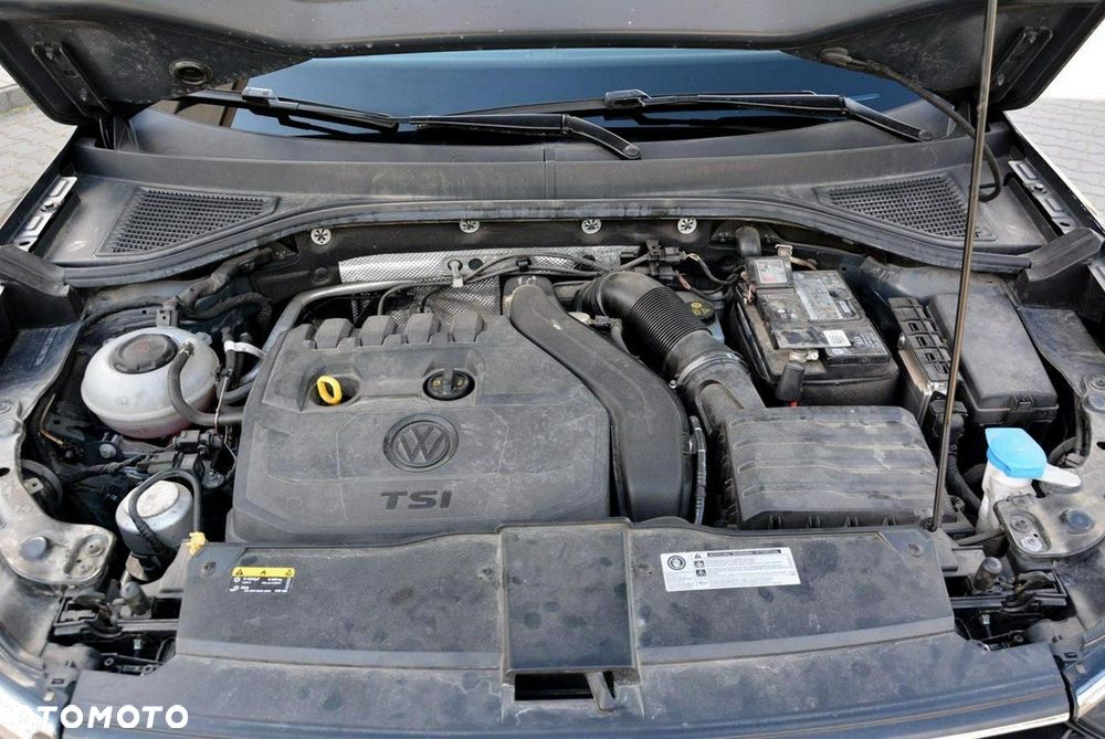 Volkswagen T-Roc 1.5 TSI Style - 38