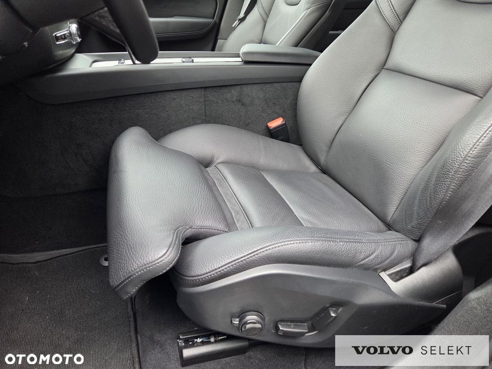 Volvo XC 60 B5 B AWD Plus Dark - 25