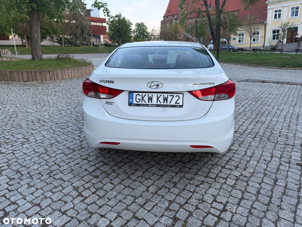 Hyundai Elantra 1.6 Comfort - 5