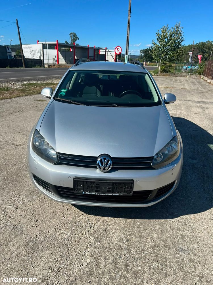 Volkswagen Golf - 1