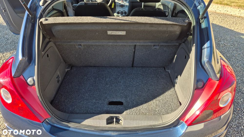 Opel Corsa 1.4 16V Satellite - 12