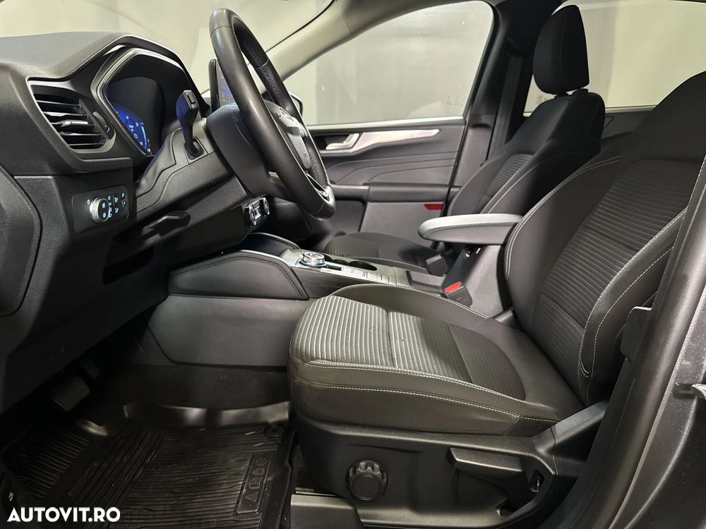 Ford Kuga - 25
