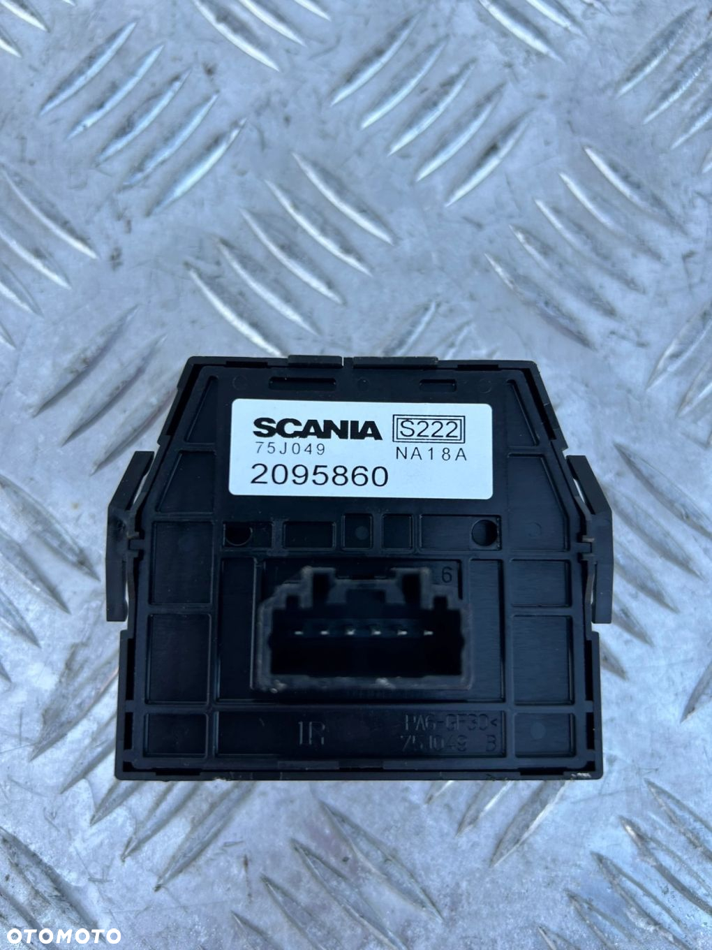 WŁĄCZNIK ŚWIATEŁ AWARYJNYCH SCANIA NTG - 2