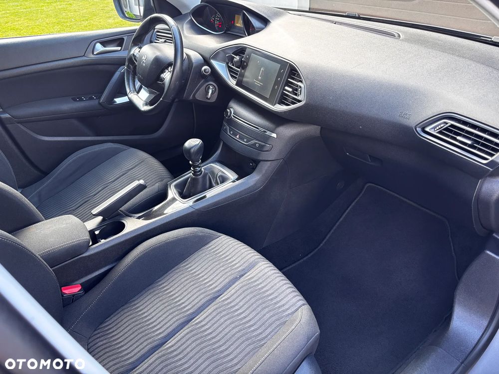 Peugeot 308 1.6 THP Access - 16
